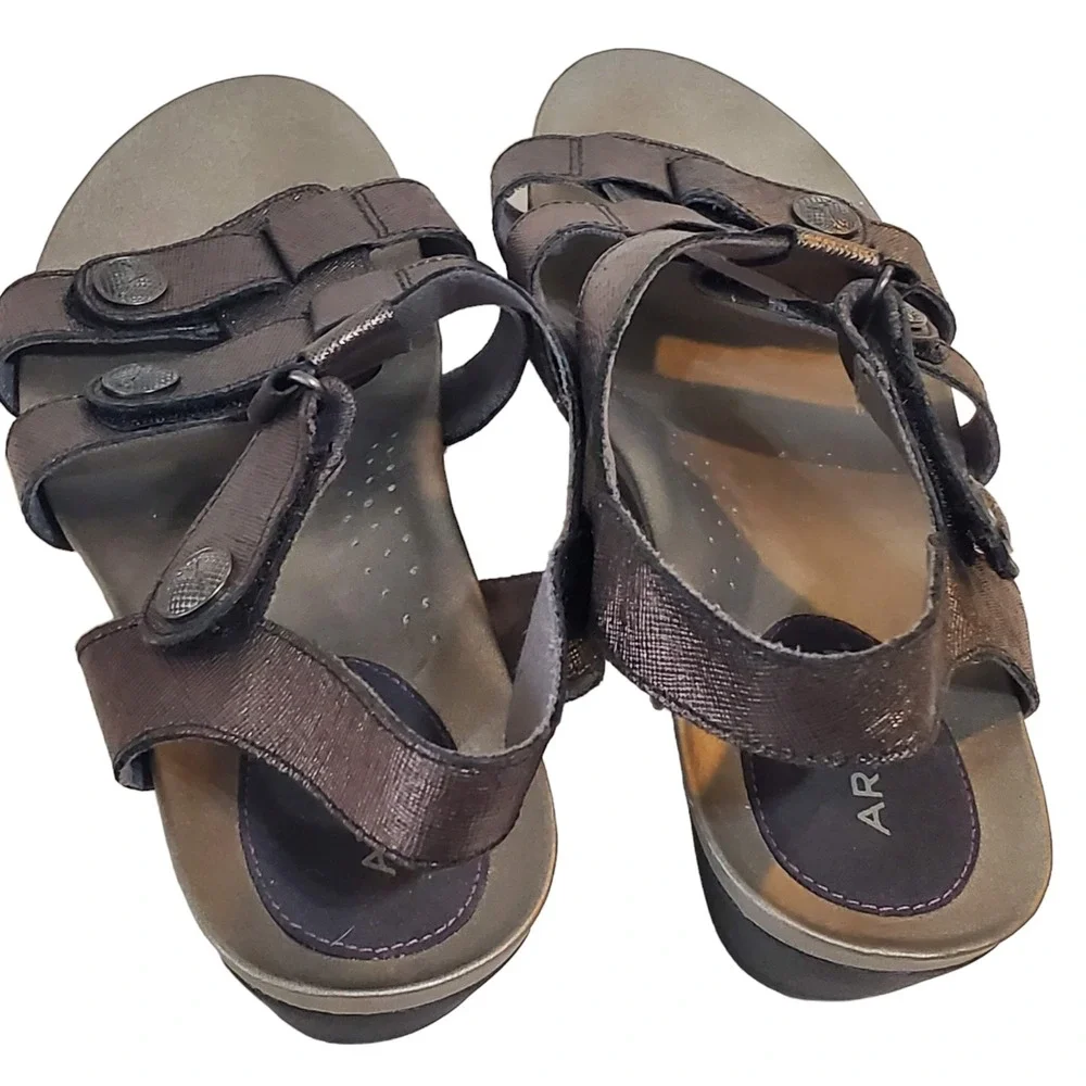 Aravon Rockport Standon‎ T Bar Metallic Size 11/42.5 Sandals CH0417 Adjustable